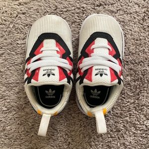 Toddler Adidas size 6
